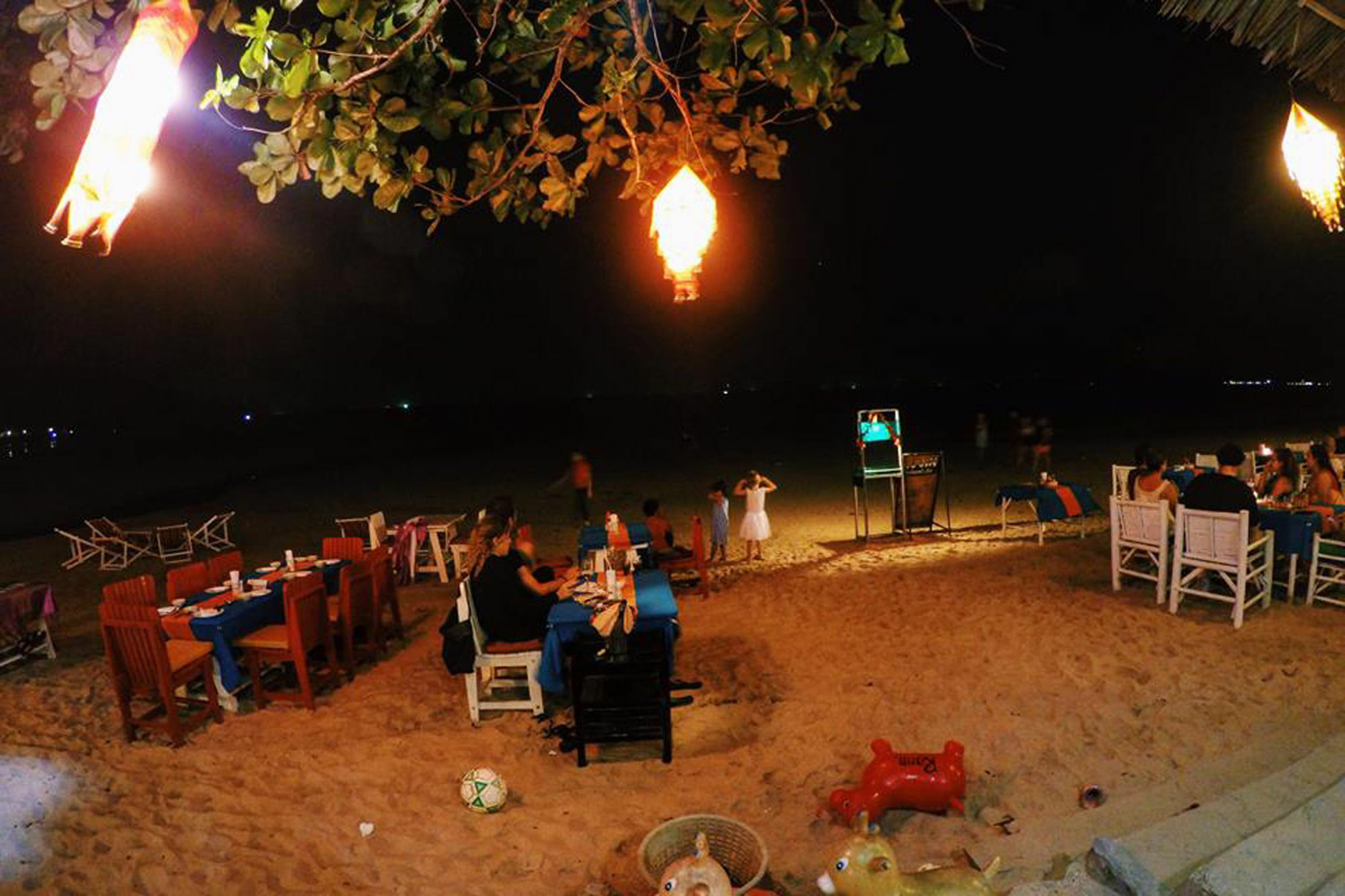 ร้านชาเลต์ บีช ไซด์ Hotel เกาะลันตา ภายนอก รูปภาพ