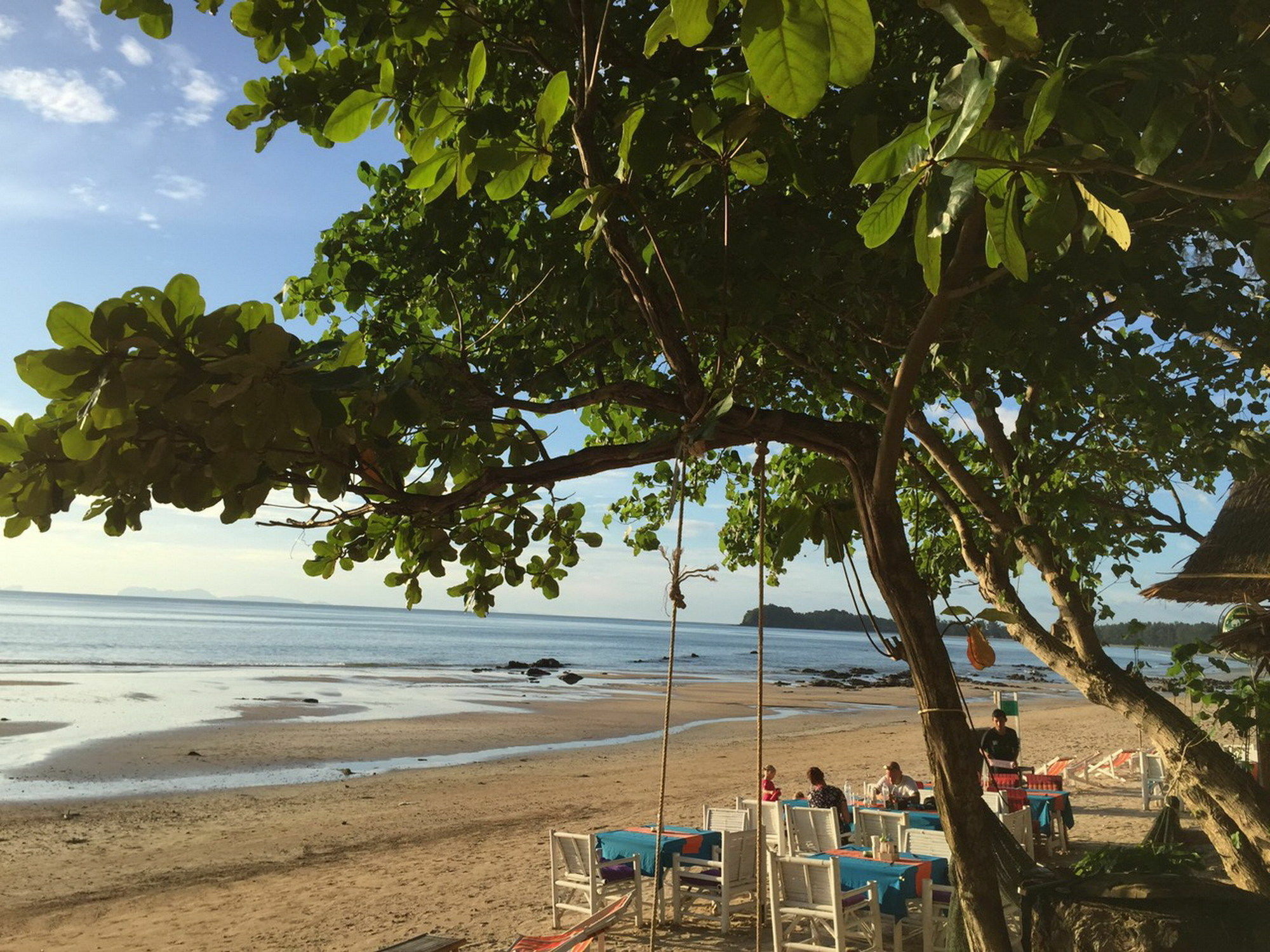 ร้านชาเลต์ บีช ไซด์ Hotel เกาะลันตา ภายนอก รูปภาพ
