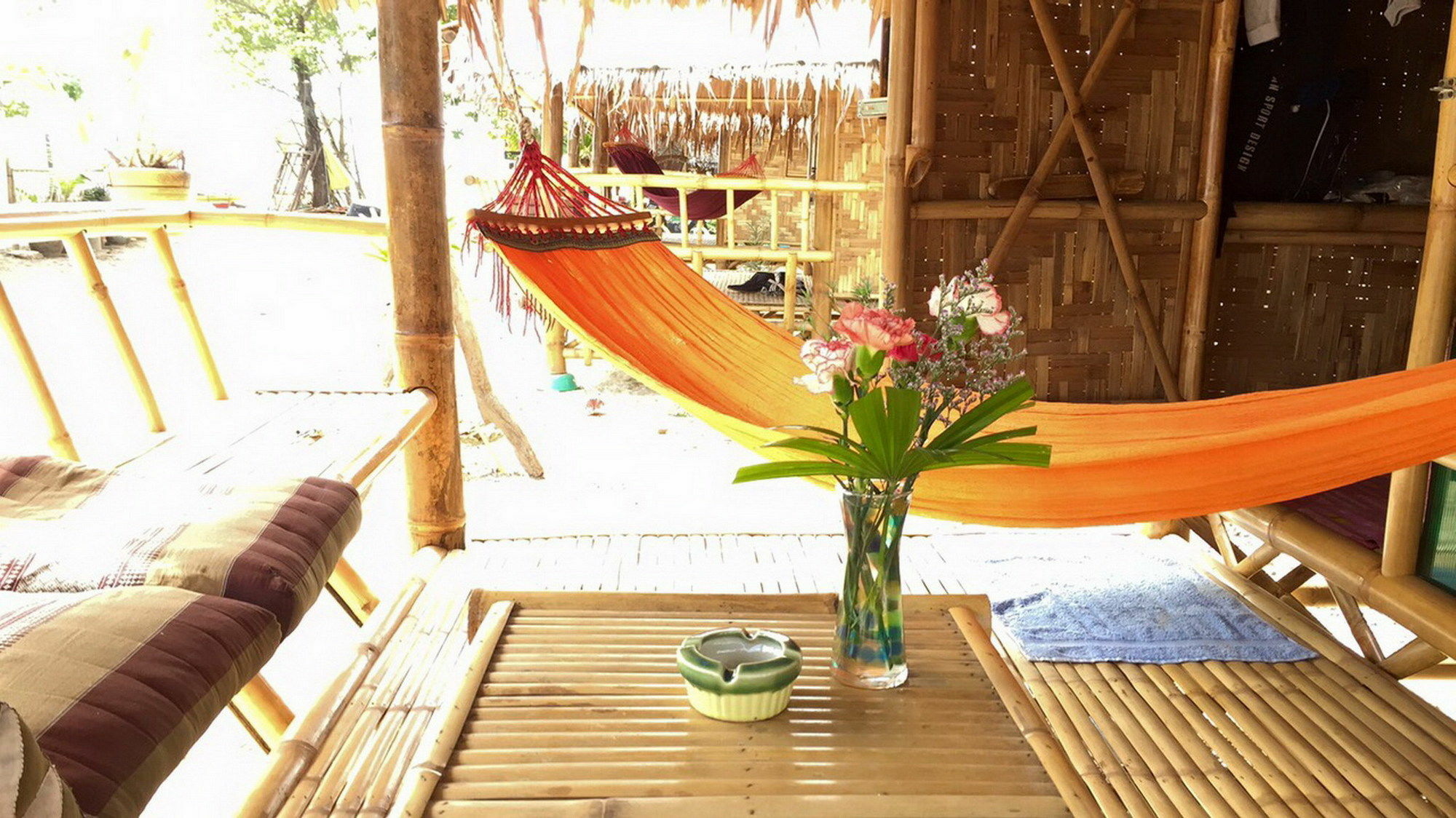 ร้านชาเลต์ บีช ไซด์ Hotel เกาะลันตา ภายนอก รูปภาพ